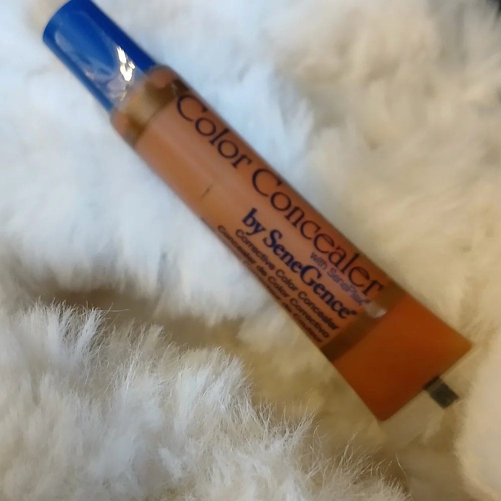 SeneGence Color Concealer in Deep